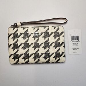 NWT Coach CK431 Corner Zip Wristlet with Houndstooth Print Cream/Black